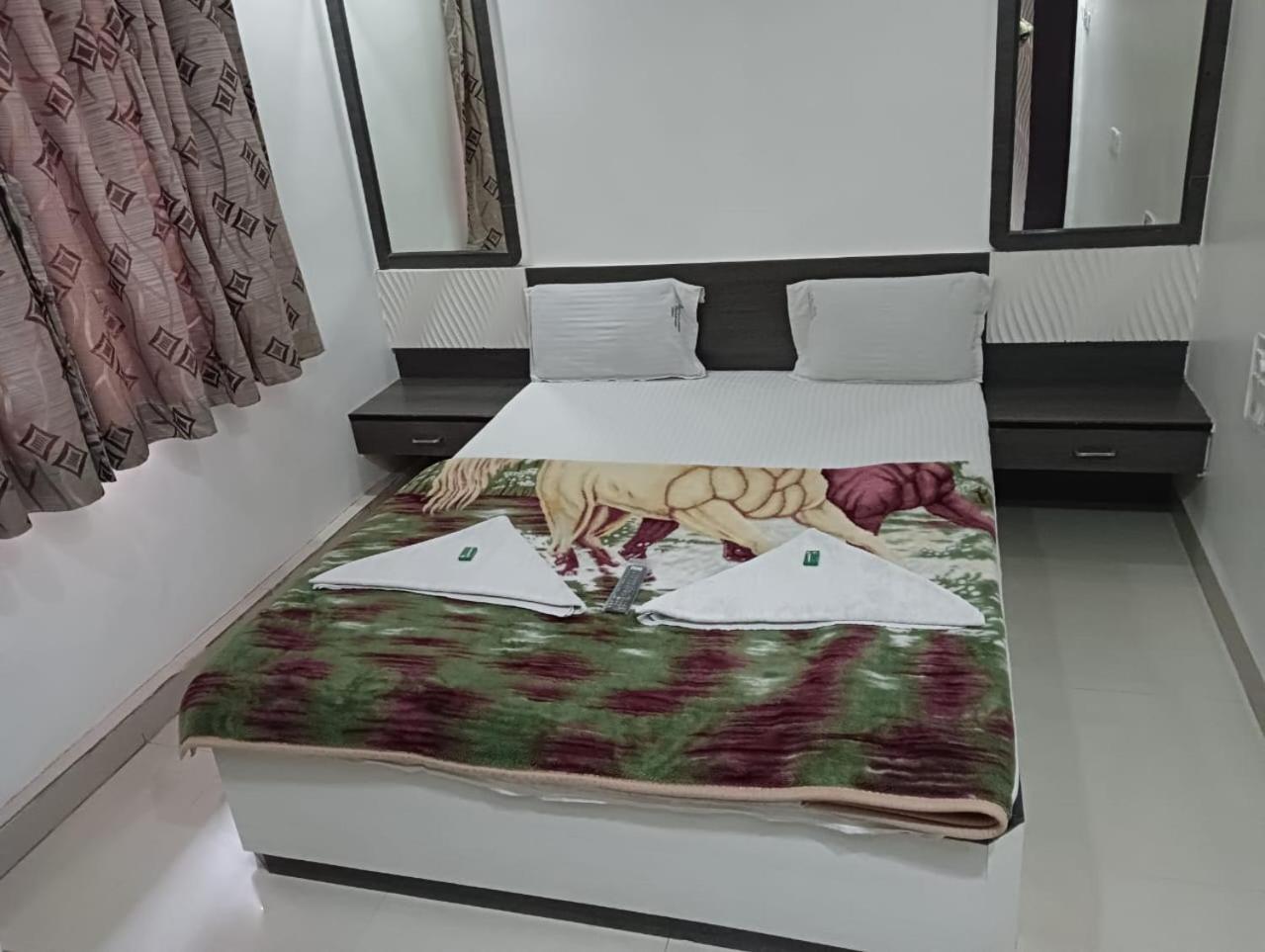Hotel Shri Sai Darshan Shirdi Eksteriør bilde