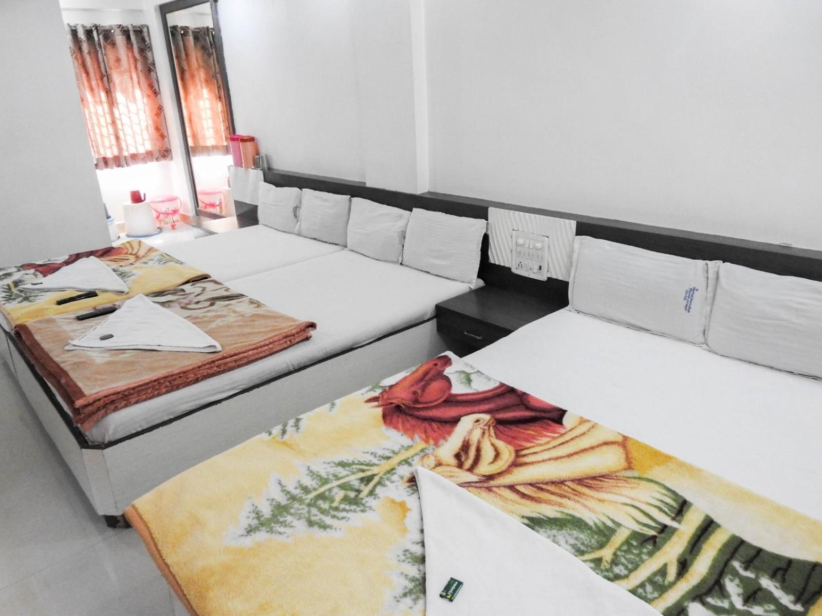 Hotel Shri Sai Darshan Shirdi Eksteriør bilde